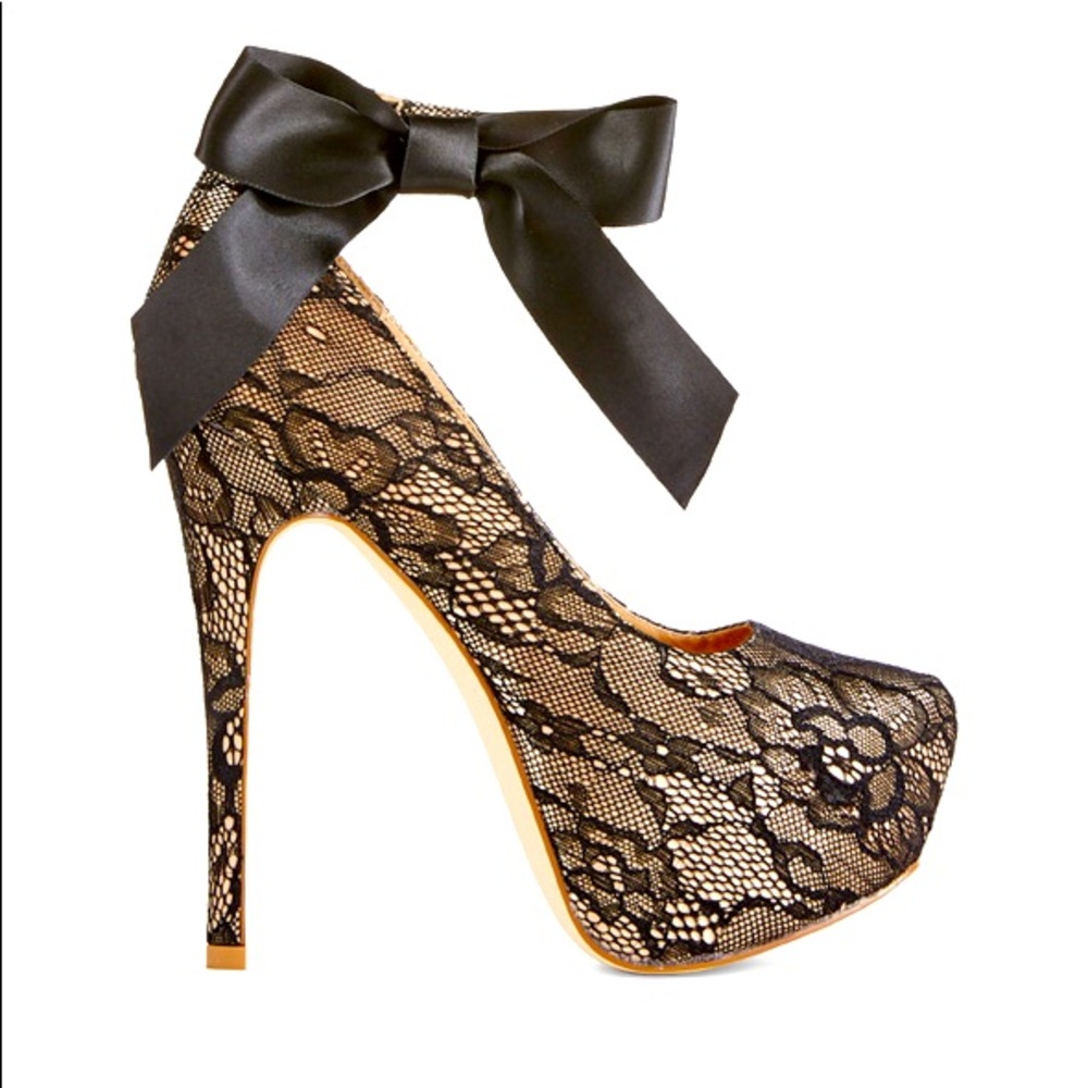 Black Lace 5 3/4” heel pumps